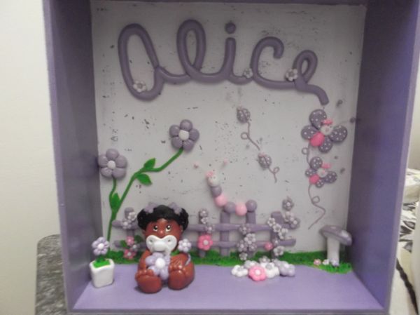 Cenário para quarto de bebe  lilas com branco